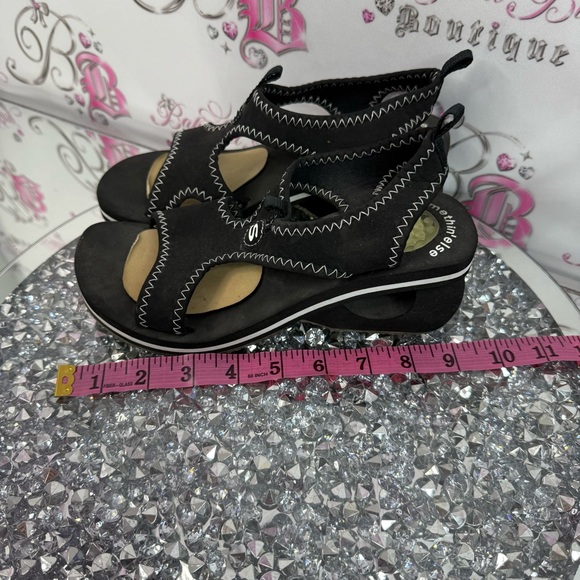 Skechers sandals somethinβelse from sketchers soft Black and White Sandals - Picture 9 of 10